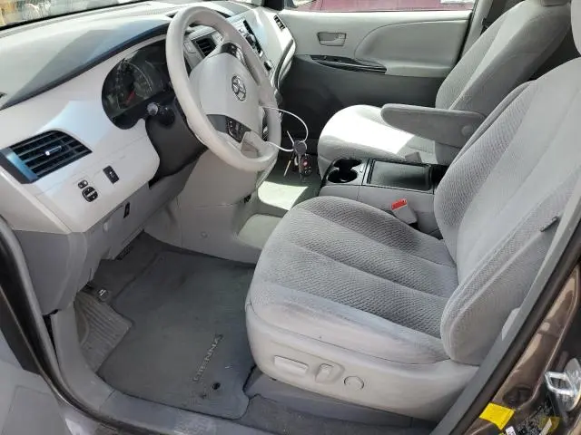 2012 TOYOTA SIENNA LE
