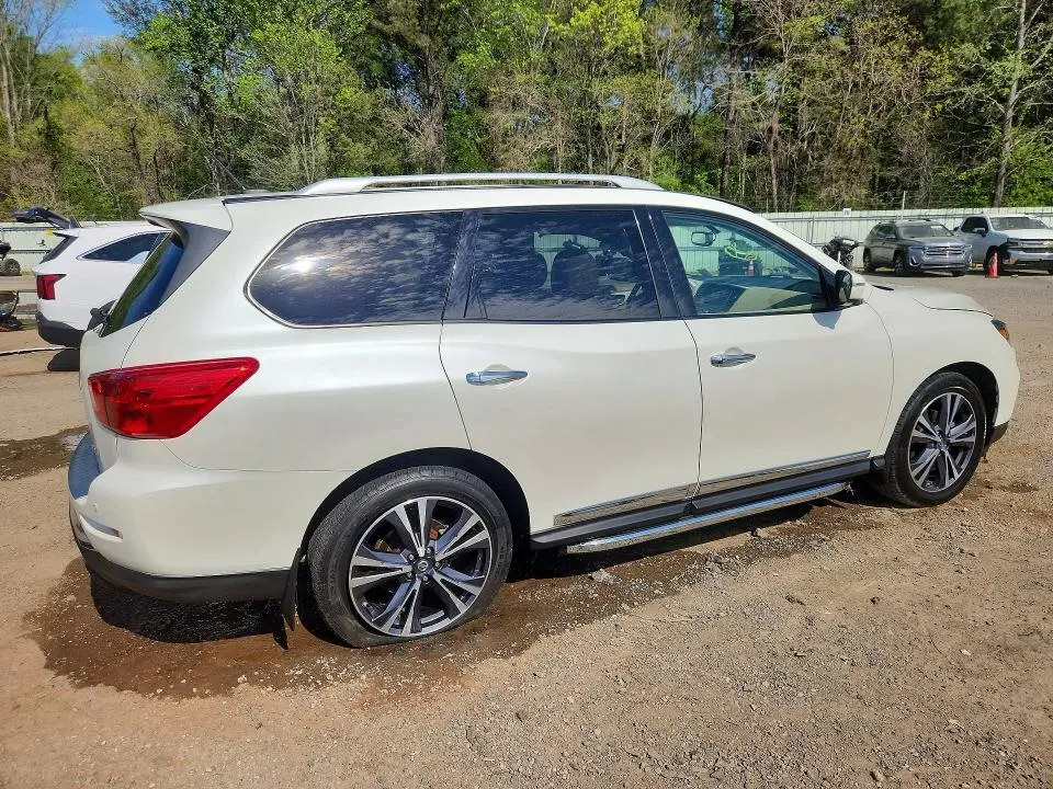 2018 NISSAN PATHFINDER PLATINUM  