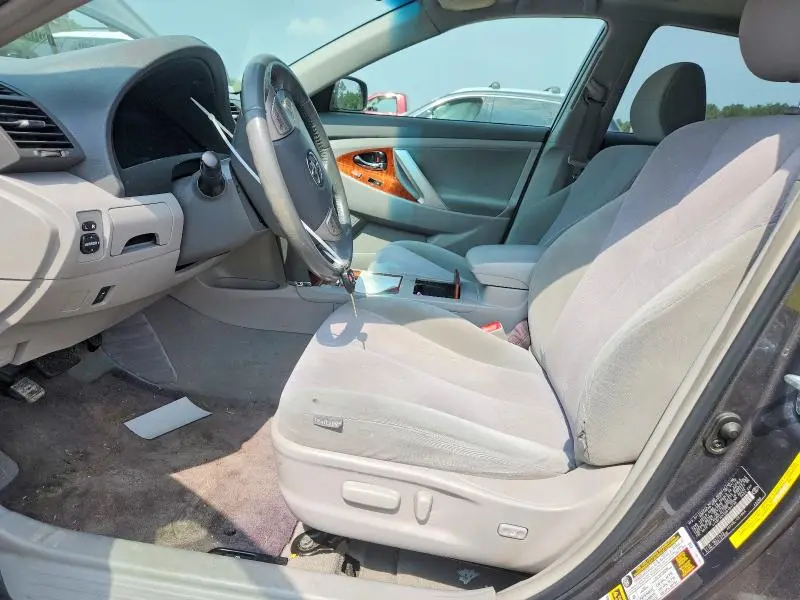 2011 TOYOTA CAMRY XLE  