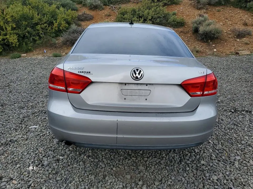 2014 VOLKSWAGEN PASSAT S  