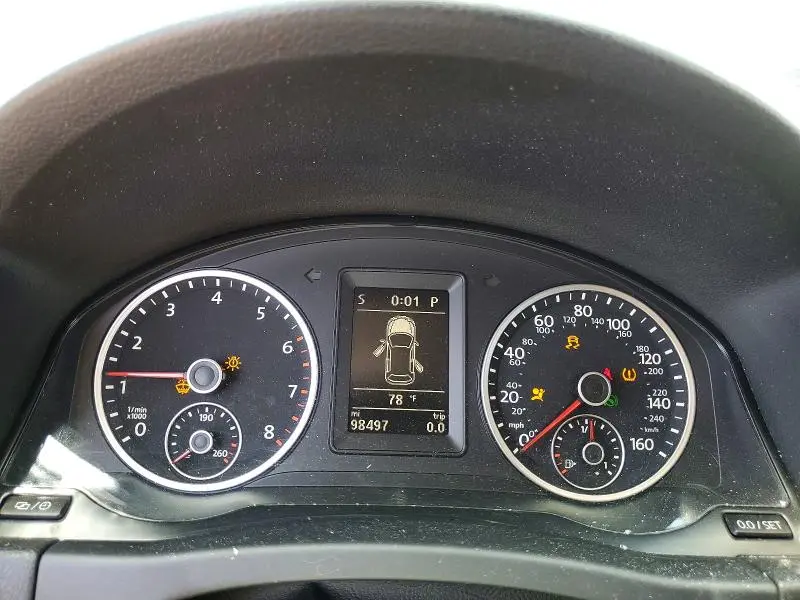 2015 VOLKSWAGEN TIGUAN S  
