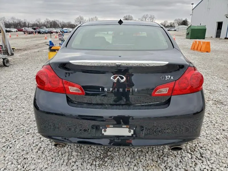 2012 INFINITI G37   