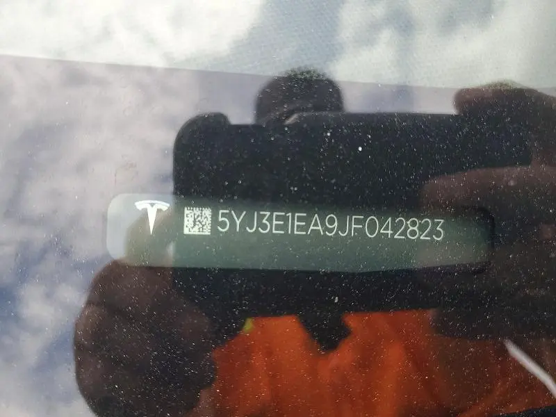 2018 TESLA MODEL 3   
