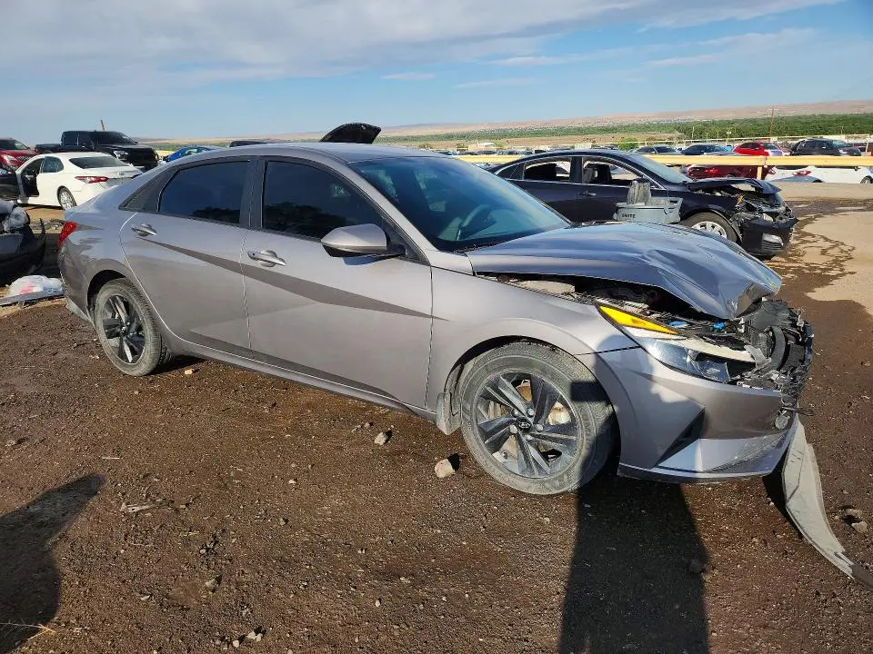 2022 HYUNDAI ELANTRA SEL  