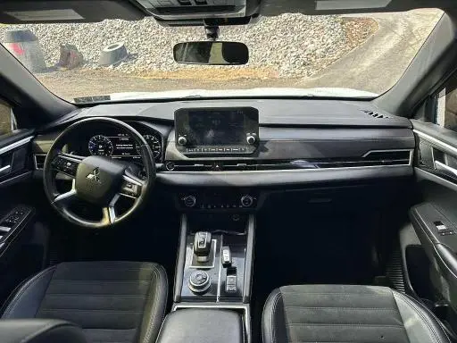 2024 MITSUBISHI OUTLANDER SE  