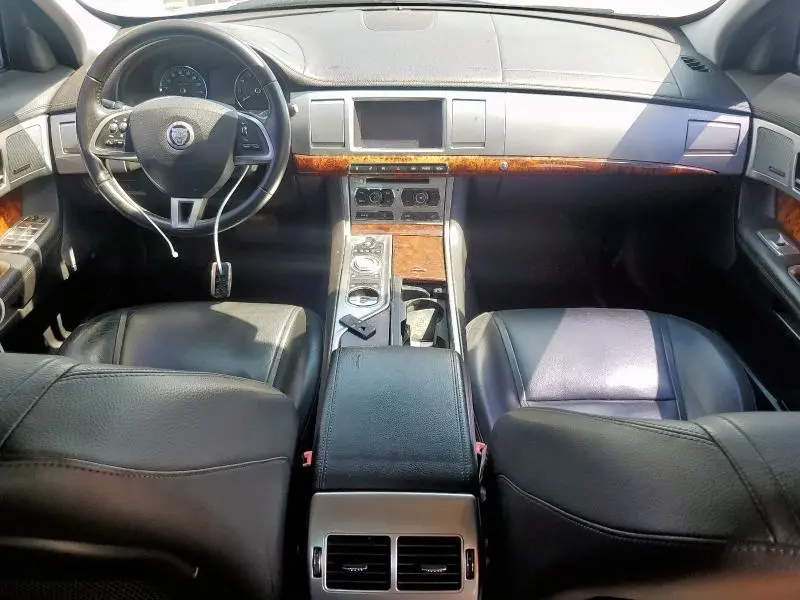 2013 JAGUAR XF   