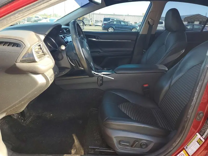 2018 TOYOTA CAMRY SE  