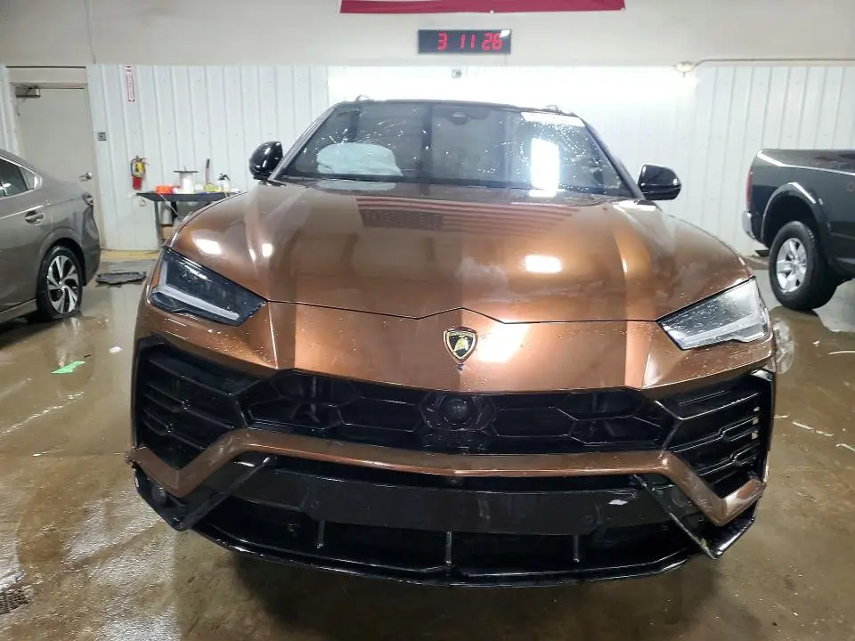 2020 LAMBORGHINI URUS   