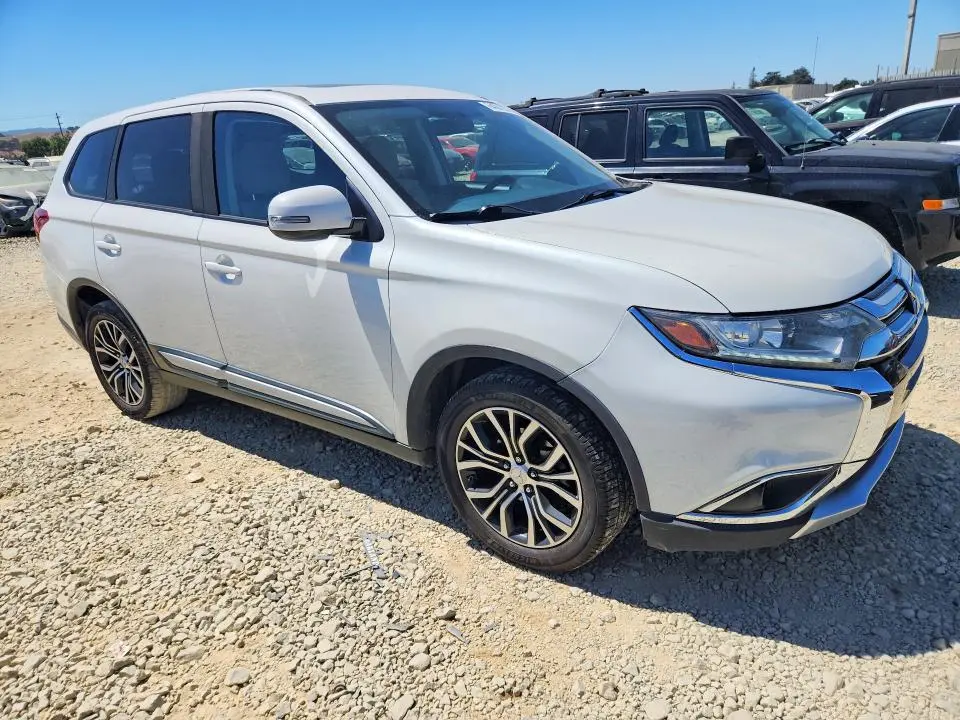 2017 MITSUBISHI OUTLANDER SE  
