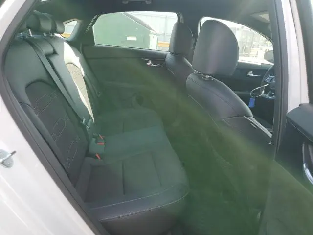 2024 KIA FORTE GT LINE  