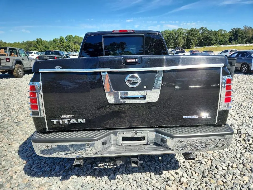 2011 NISSAN TITAN SV  