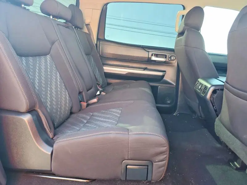 2021 TOYOTA TUNDRA CREWMAX SR5  