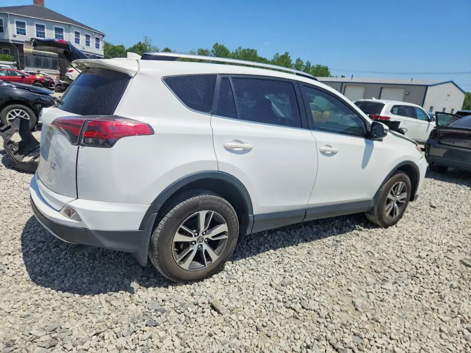 2018 TOYOTA RAV4 XLE  