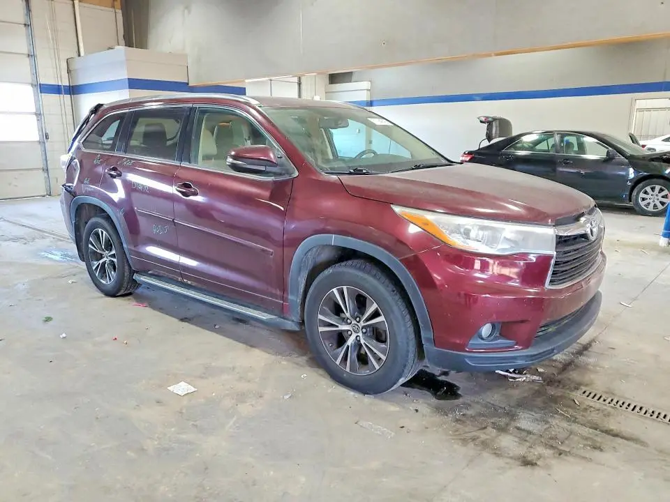 2016 TOYOTA HIGHLANDER XLE  