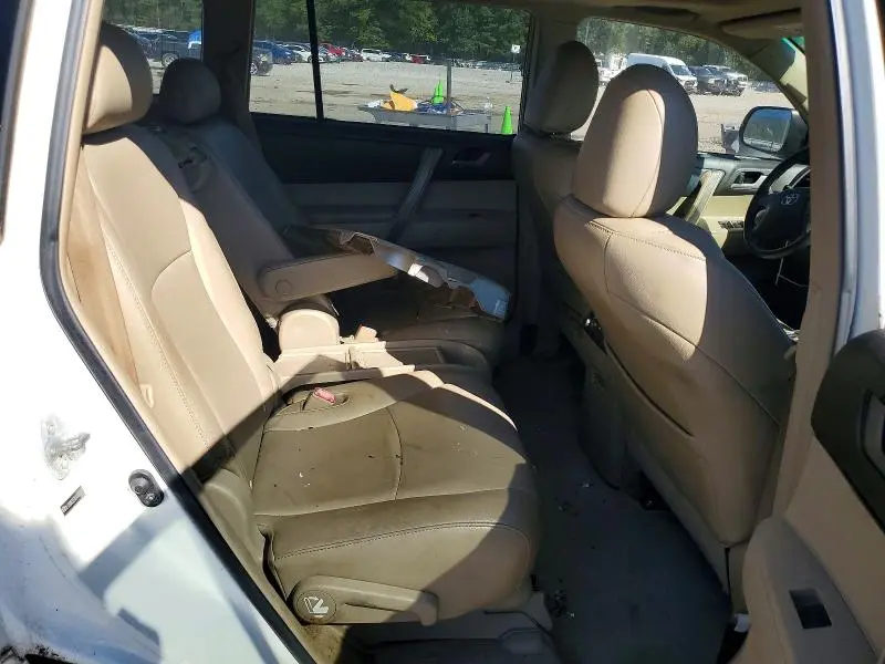 2010 TOYOTA HIGHLANDER SPORT  