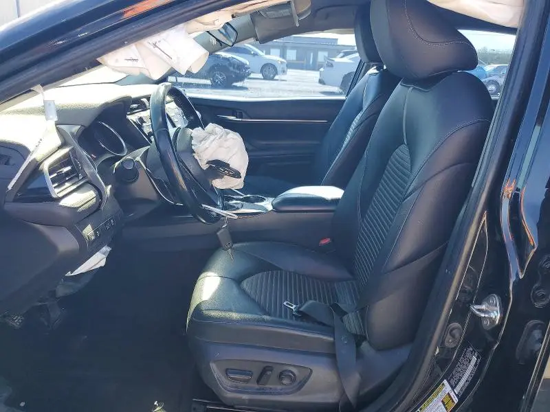 2019 TOYOTA CAMRY SE  