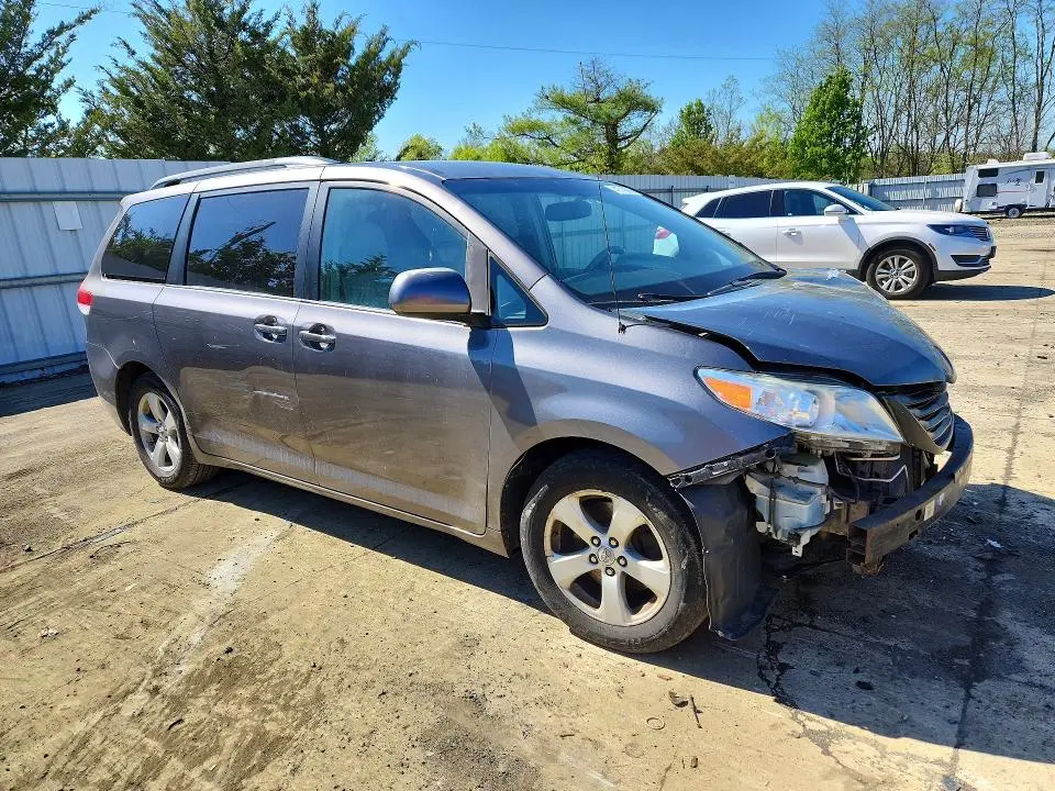2012 TOYOTA SIENNA LE  
