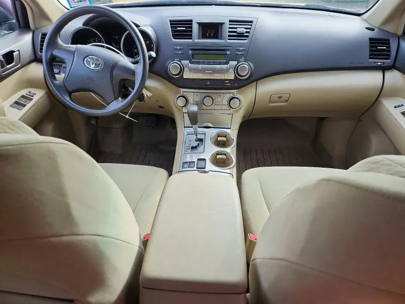 2010 TOYOTA HIGHLANDER BASE  