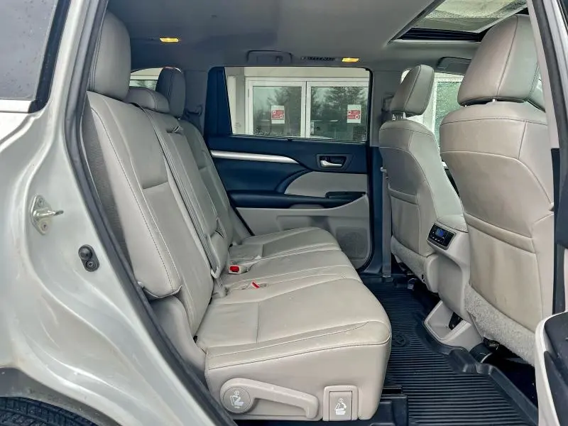 2018 TOYOTA HIGHLANDER SE  