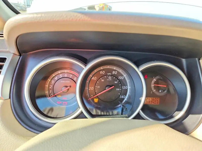 2010 NISSAN VERSA 1.8 S  
