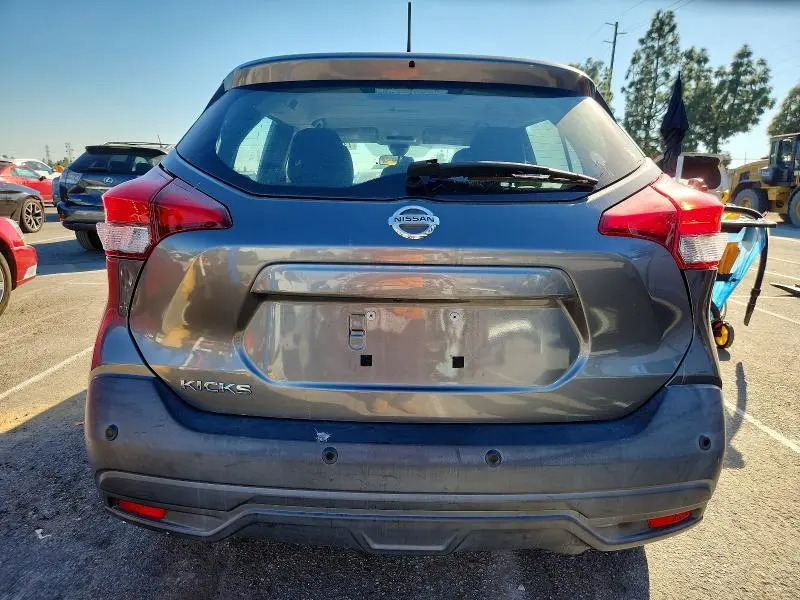 2020 NISSAN KICKS S  