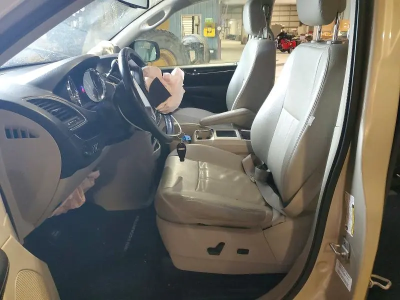 2013 CHRYSLER TOWN & COUNTRY TOURING  