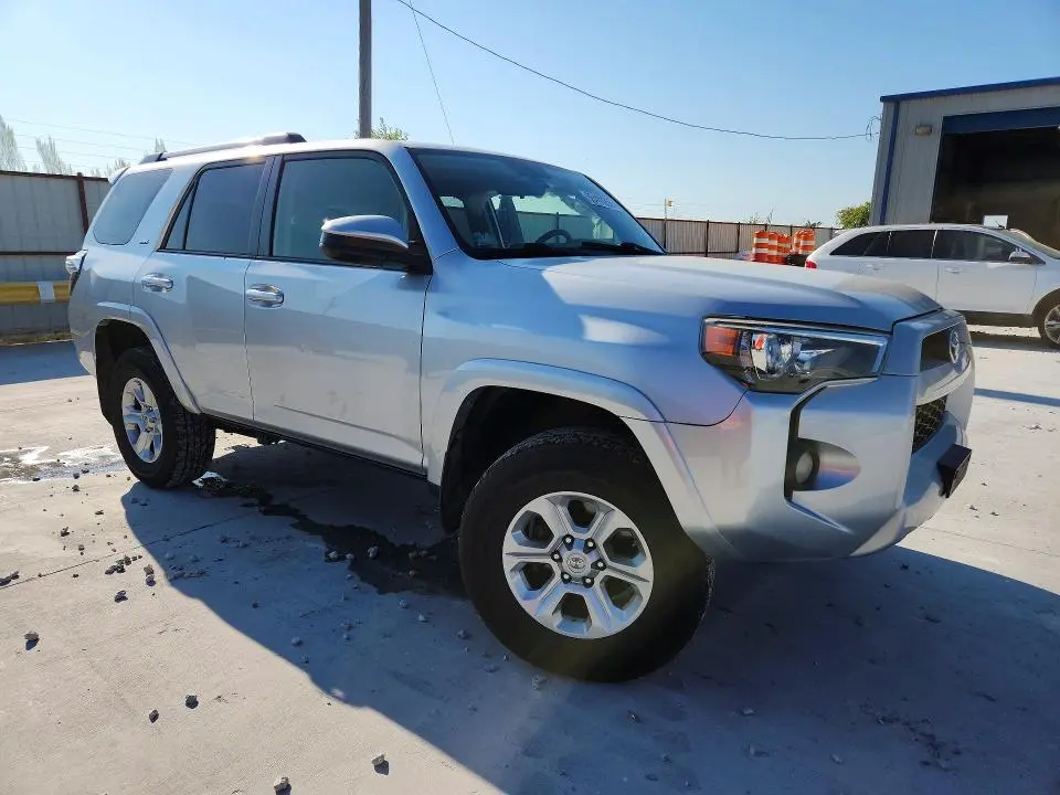 2019 TOYOTA 4RUNNER SR5  