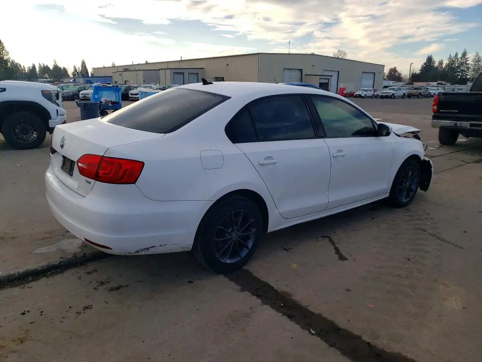 2011 VOLKSWAGEN JETTA TDI  