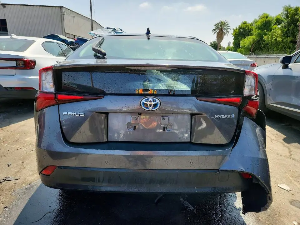 2021 TOYOTA PRIUS LE  