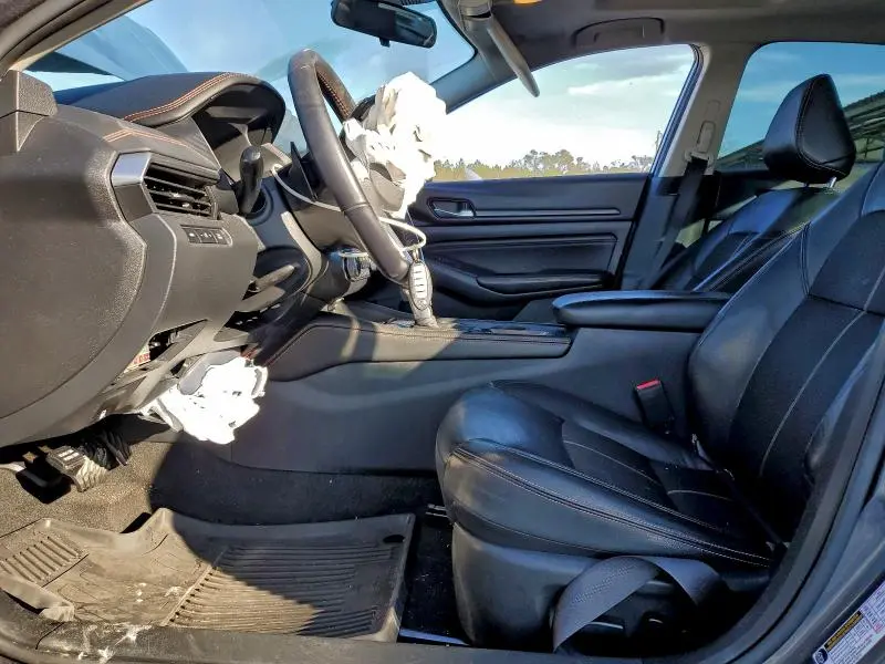 2021 NISSAN ALTIMA SR  