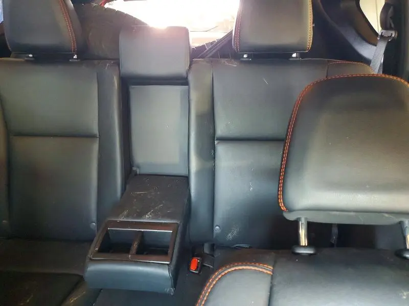 2016 TOYOTA RAV4 SE  