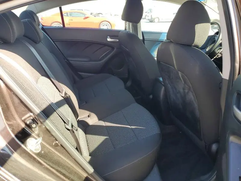 2018 KIA FORTE LX  