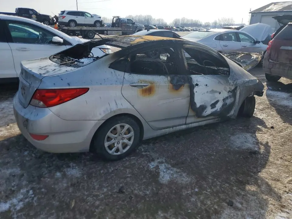 2012 HYUNDAI ACCENT GLS  