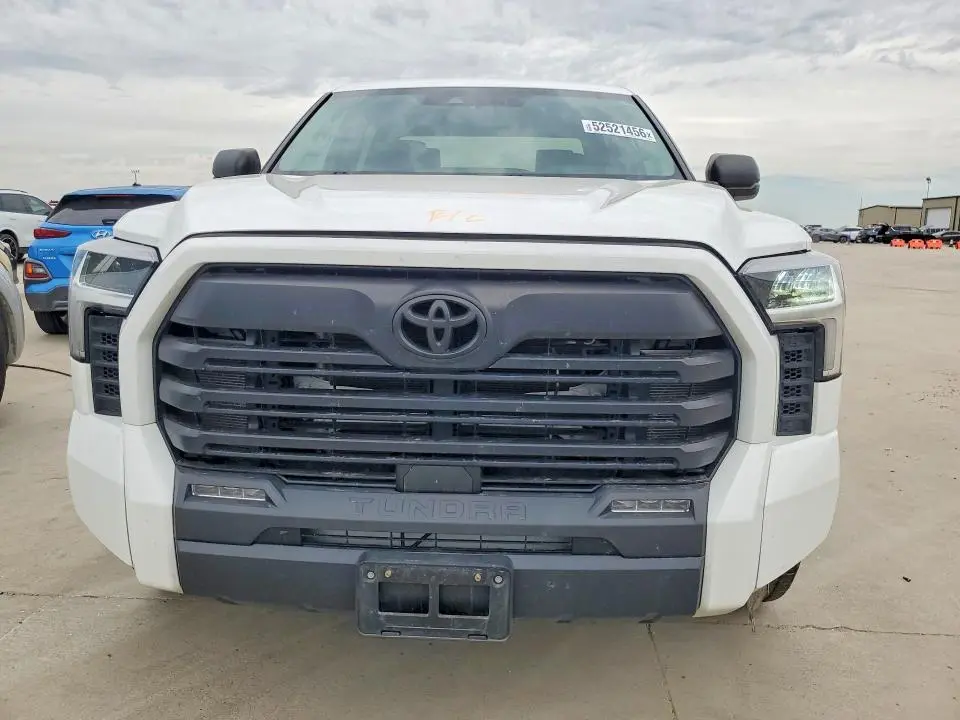 2023 TOYOTA TUNDRA SR5  