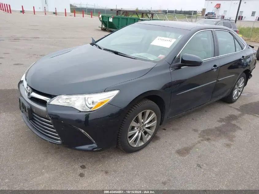2015 TOYOTA CAMRY XLE