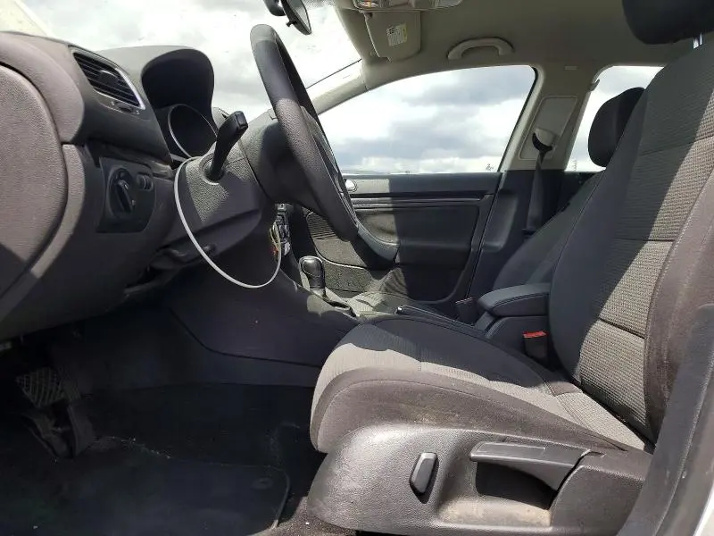 2011 VOLKSWAGEN JETTA S  