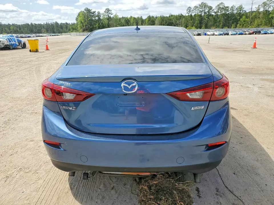 2018 MAZDA 3 TOURING  