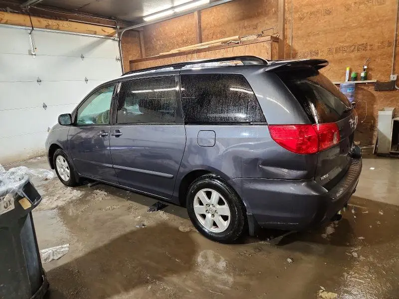 2010 TOYOTA SIENNA CE  