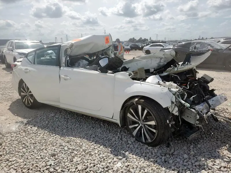 2021 NISSAN ALTIMA SR  