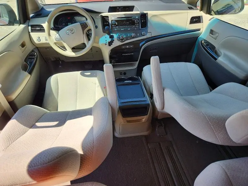 2011 TOYOTA SIENNA LE  