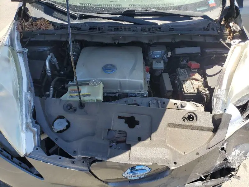 2015 NISSAN LEAF S  