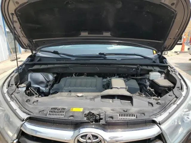 2016 TOYOTA HIGHLANDER XLE  