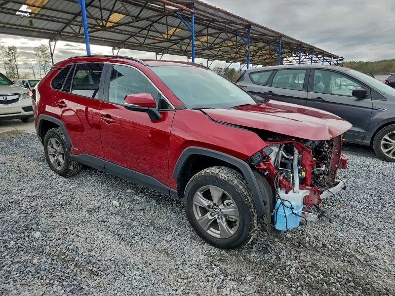 2024 TOYOTA RAV4 XLE  