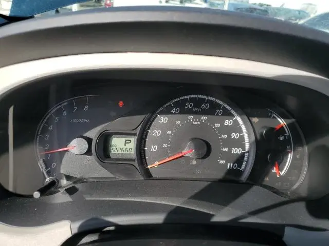 2012 TOYOTA SIENNA LE  