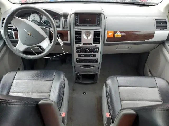 2010 CHRYSLER TOWN & COUNTRY TOURING  