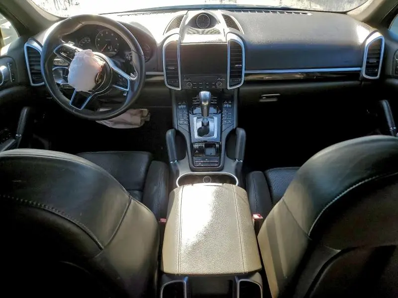2017 PORSCHE CAYENNE   