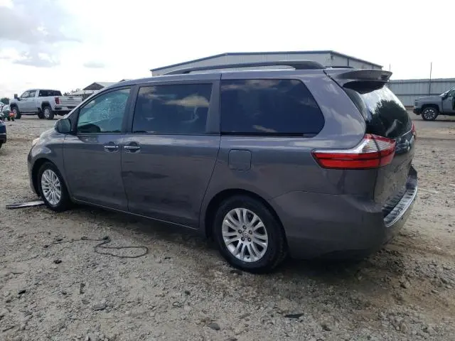 2016 TOYOTA SIENNA XLE  