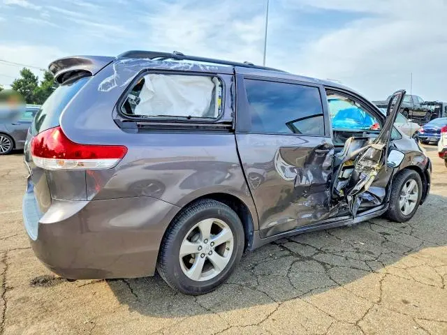 2012 TOYOTA SIENNA LE  