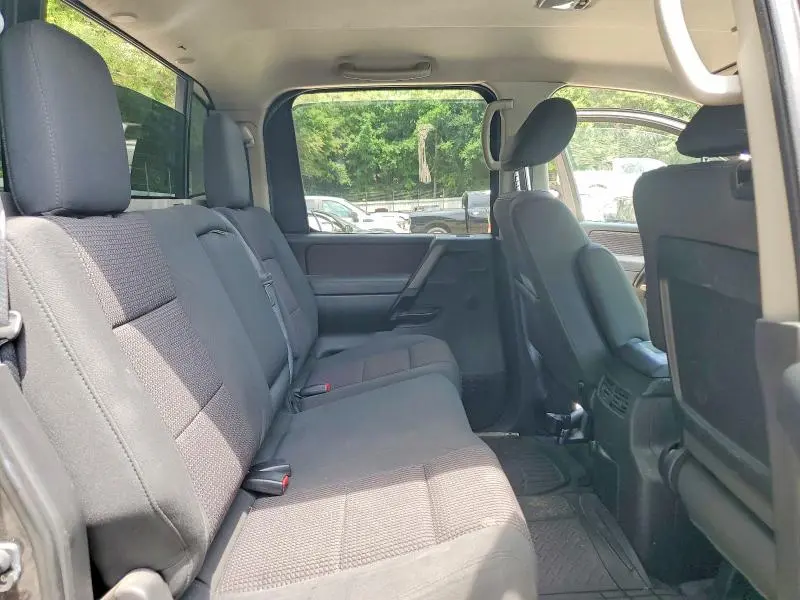 2012 NISSAN TITAN SV  