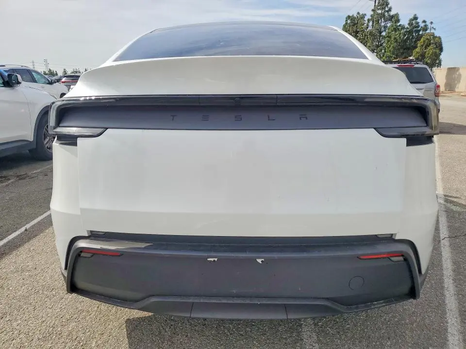 2026 TESLA MODEL Y   